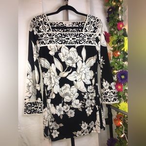 JM Collection | Women’s Black/White Floral Pattern Long Sleeves Blouse Top